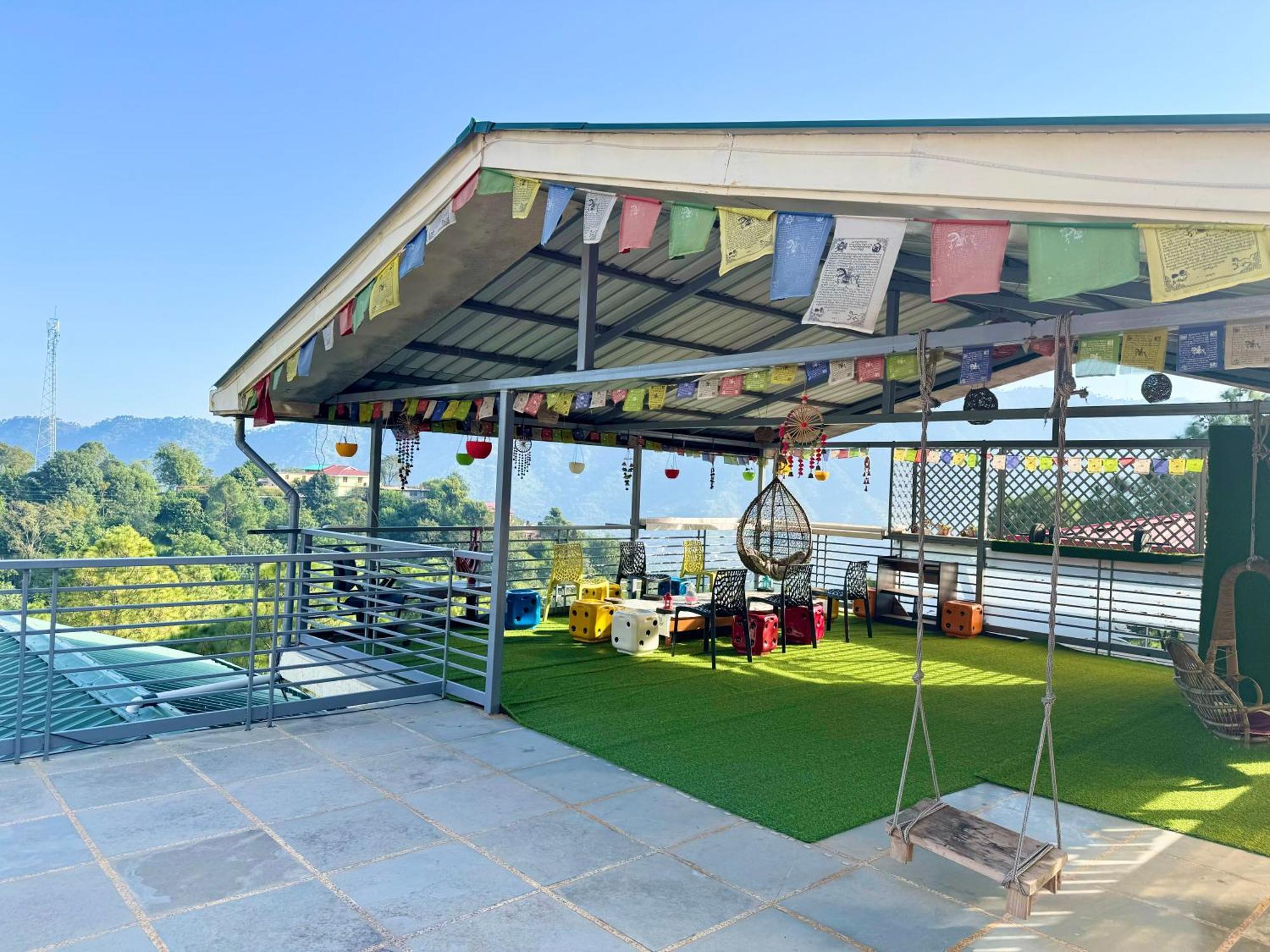 The Auriga 3Bhk Fully Entair Villa With Bonfire In Kasauli I Pvt Stay I Open Air Terrace I Kitchen Livingroom I Lawn Bonfire I Gaming Zone Exterior photo